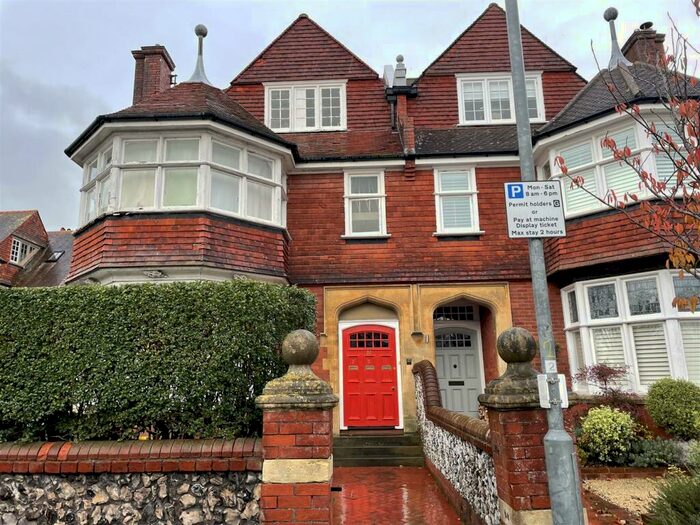 1 Bedroom Flat To Rent In Old Orchard Road, Eastbourne, BN21