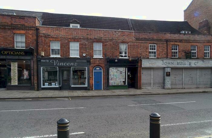 1 Bedroom Flat To Rent In Flat St Peters Street, Bedford, MK40