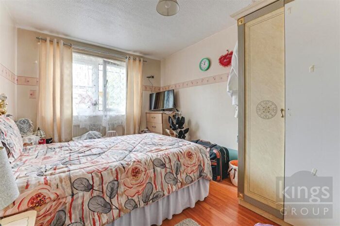 1 Bedroom Flat For Sale In Strand Place, Edmonton, N18