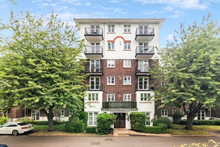 2 Bedroom Flat To Rent In Brompton Park Crescent, London, SW6