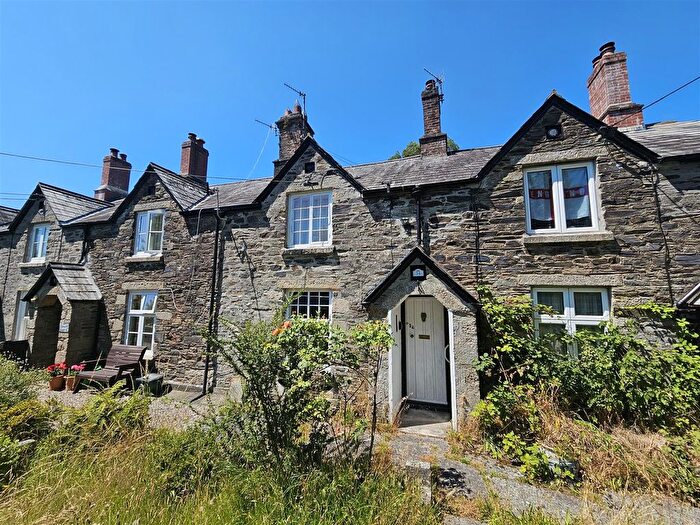 2 Bedroom Cottage For Sale In Tavistock, PL19