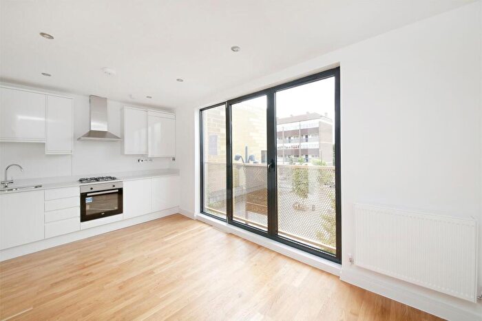 1 Bedroom Flat To Rent In Giffin Street, Market House, SE8