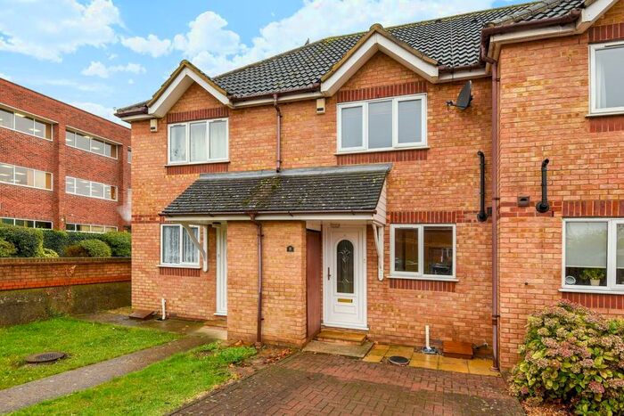 2 Bedroom Town House To Rent In Rose Walk, Royston, SG8
