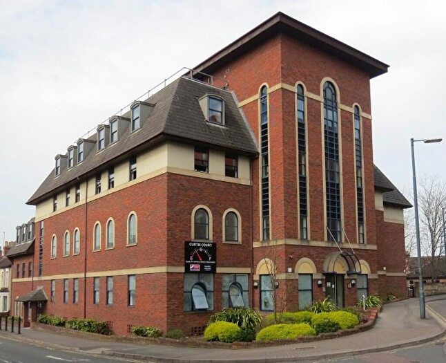 2 Bedroom Apartment To Rent In Commercial Road, Swindon, SN1