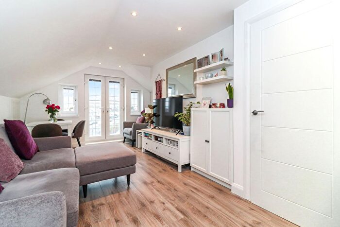 1 Bedroom Flat For Sale In Hale Court, Edgware, HA8