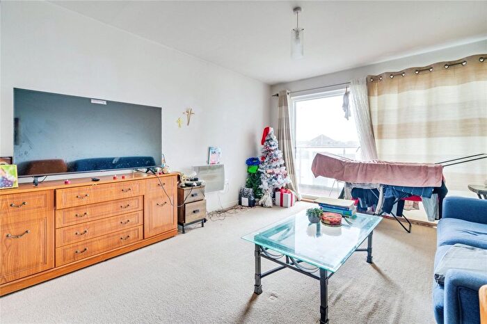 2 Bedroom Flat For Sale In Exeter Street, Plymouth, Devon, PL4
