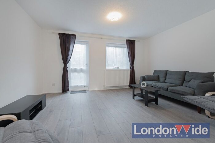 2 Bedroom Mews To Rent In Shirland Mews, W9