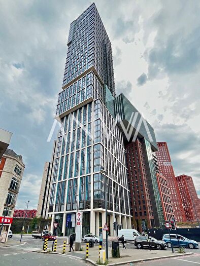 2 Bedroom Flat To Rent In Bondway, London, SW8