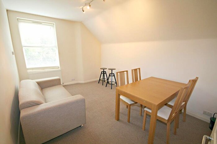 1 Bedroom Flat To Rent In Dean Road, Willesden Green, NW2
