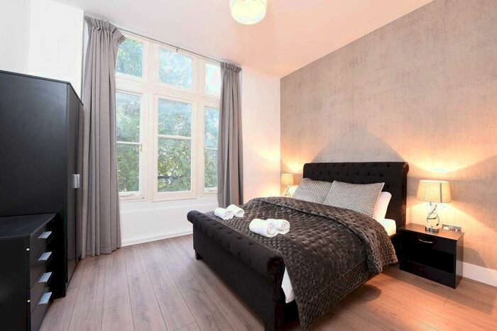 2 Bedroom Flat To Rent In Knightsbridge, London, SW1X