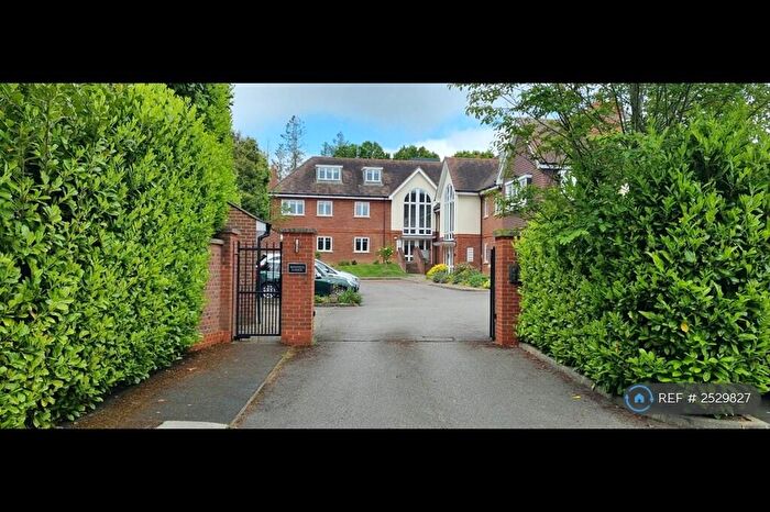 2 Bedroom Flat To Rent In Bennets Lodge, Harpenden, AL5