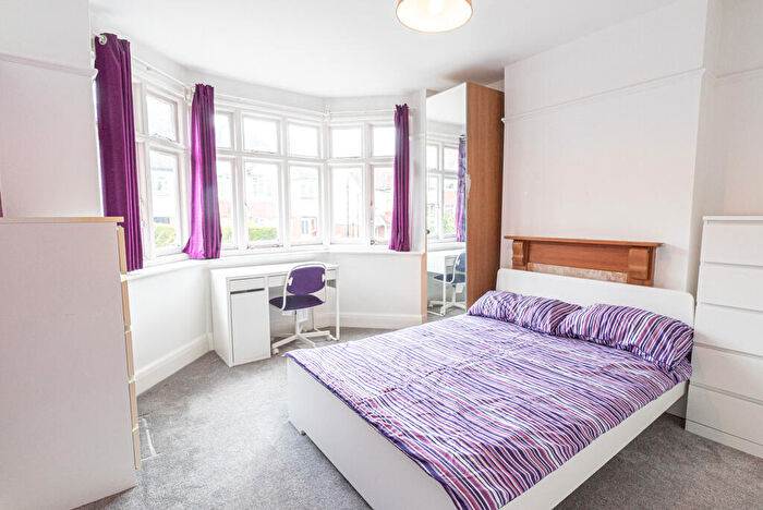 7 Bedroom Semi-Detached House To Rent In Granby Grove, Southampton, SO17