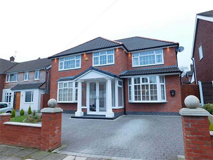 4 Bedroom Detached House To Rent In Simister Drive, Bury, BL9