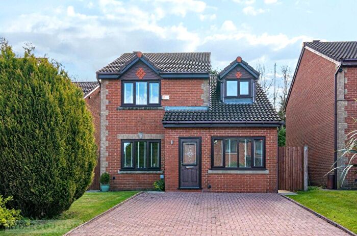 4 Bedroom Detached House For Sale In Green Park View, Moorside, Oldham, OL1