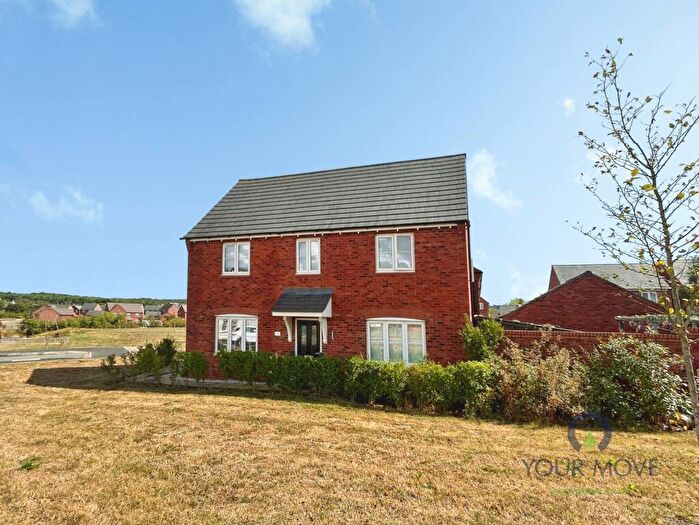 4 Bedroom Detached House For Sale In Hedley Street, Midway, Swadlincote, Derbyshire, DE11