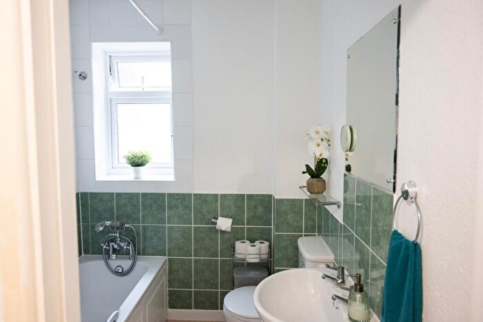 1 Bedroom Flat For Sale In , RG14