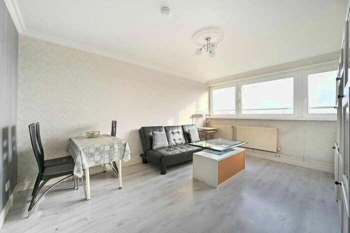 2 Bedroom Flat To Rent In Queensdale Crescent, Holland Park, London, W11
