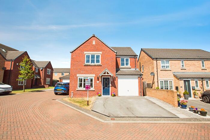 4 Bedroom Detached House For Sale In Asquith Mews, Lightcliffe, Halifax, HX3