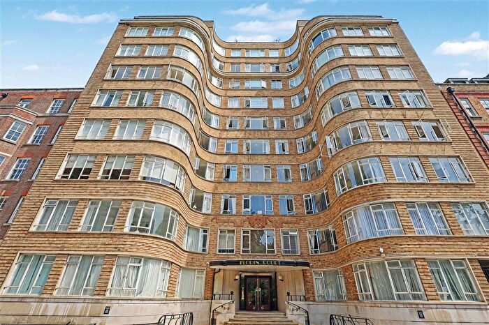 1 Bedroom Flat For Sale In Charterhouse Square, Barbican, EC1M