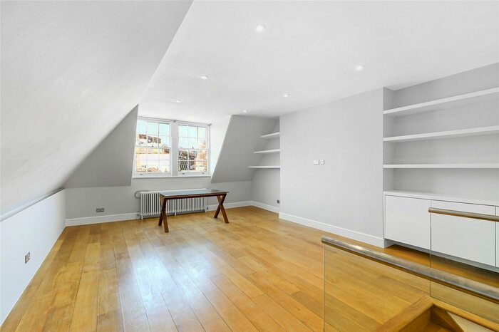 2 Bedroom Flat To Rent In Pont Street, London, SW1X