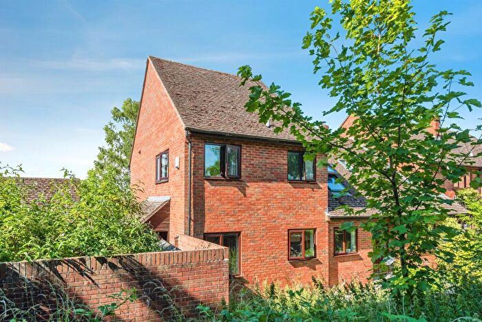 1 Bedroom Semi-Detached House For Sale In The Laurels, Tetsworth, Thame, OX9