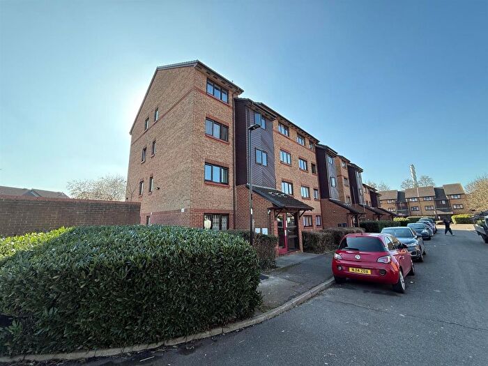 1 Bedroom Flat To Rent In Grilse Close, London, N9