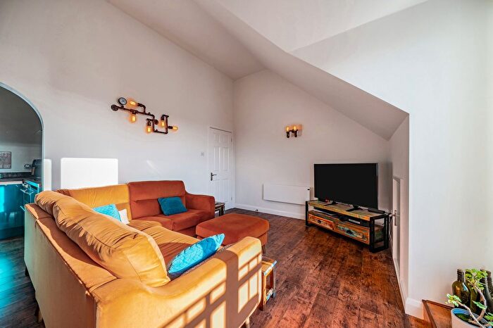 1 Bedroom Flat For Sale In Florence House, Beacon Road, Chatham, Kent., ME5