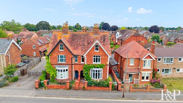 5 Bedroom Semi-Detached House For Sale In Chinnor Road, Thame, OX9