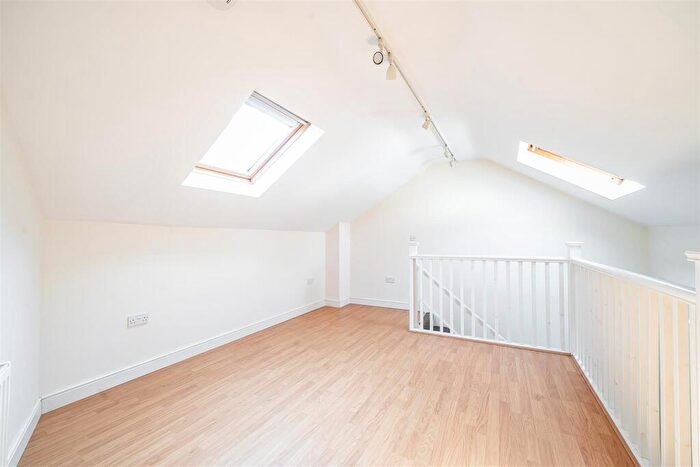 1 Bedroom Apartment For Sale In Globe Court, Dowell Street, Honiton, EX14