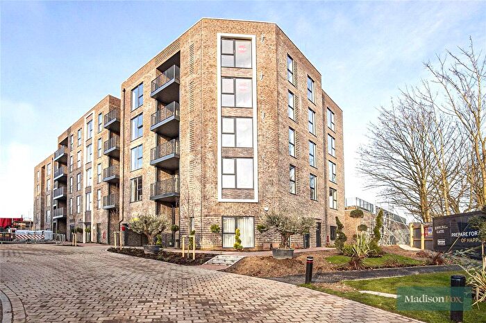 2 Bedroom Flat For Sale In Academy Way, Loughton, Essex, IG10