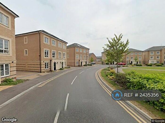 2 Bedroom Flat To Rent In Mendham Place, Slough, SL3