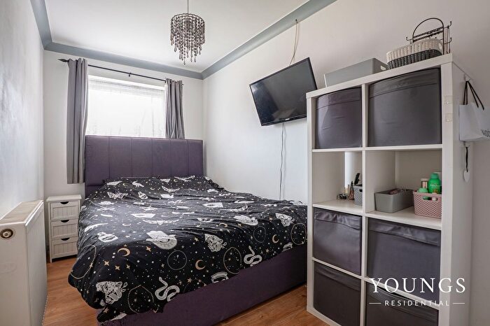 2 Bedroom Terraced Bungalow For Sale In The Goslings, Shoeburyness, SS3