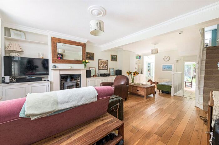 4 Bedroom Terraced House For Sale In Petergate, London, SW11
