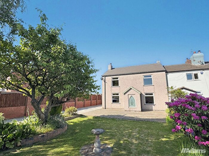 4 Bedroom Link Detached House For Sale In Lunts Heath Road, Widnes, WA8