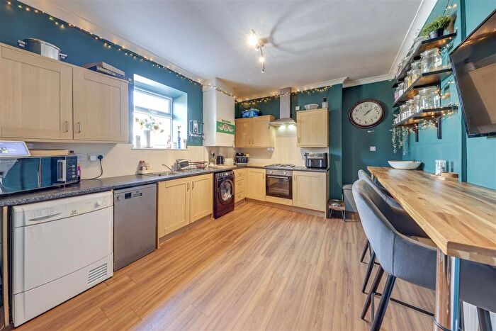 3 Bedroom End Terrace House For Sale In Cowtoot Lane, Bacup, Rossendale, OL13