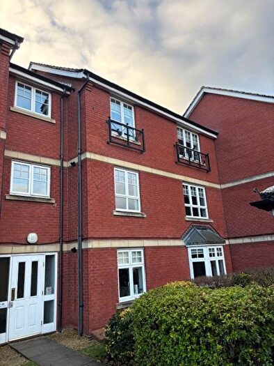 2 Bedroom Flat To Rent In St. Peters Close, Bromsgrove, B61