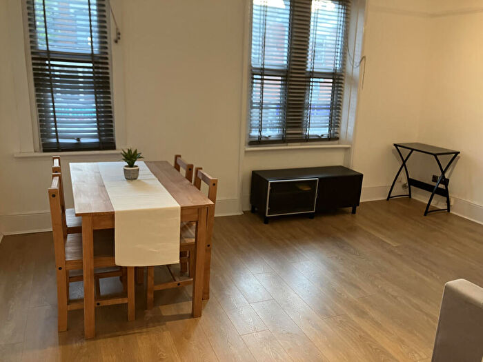 1 Bedroom Flat To Rent In High Road Leytonstone, Leytonstone, London, E11