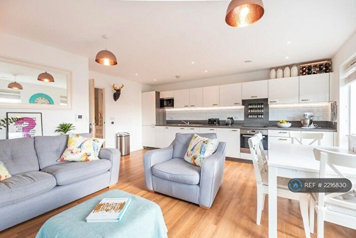 2 Bedroom Flat To Rent In Adenmore Road, London, SE6