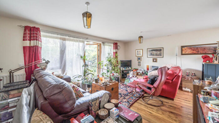 2 Bedroom End Of Terrace House For Sale In Sakura Drive, Bounds Green, N22