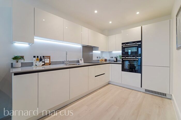 1 Bedroom Flat For Sale In Malden Road, New Malden, KT3