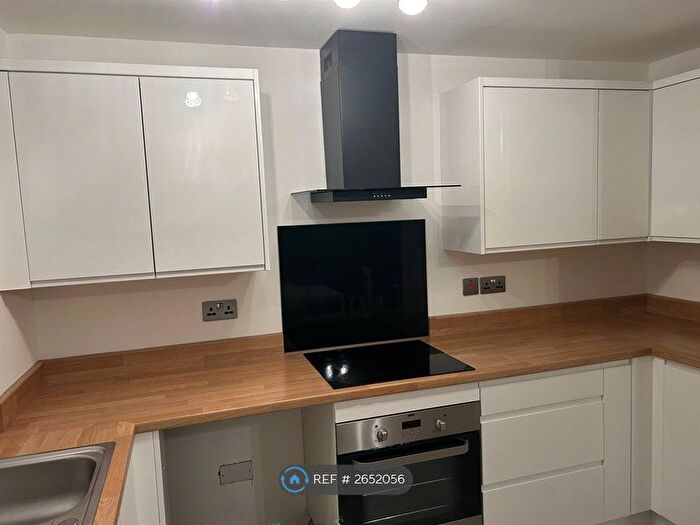 1 Bedroom Flat To Rent In Sandon Close, Rochford, SS4