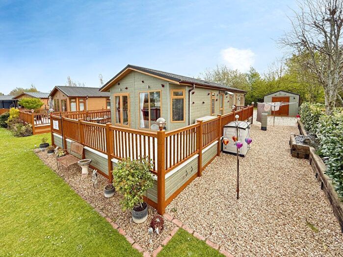 3 Bedroom Lodge For Sale In Wagtail Country Park, Marston, NG32