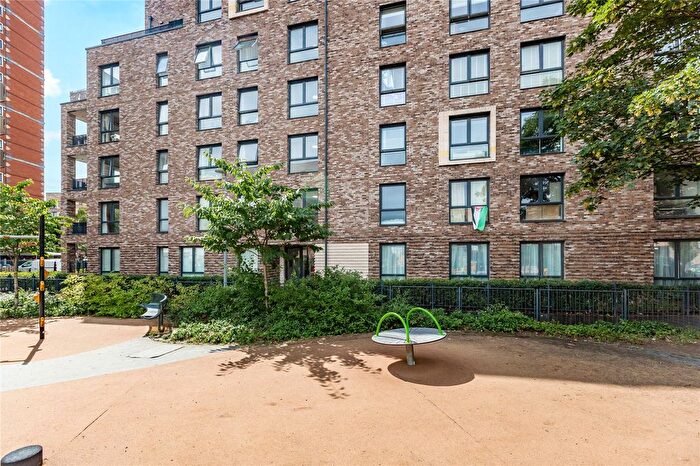 2 Bedroom Flat For Sale In Braithwaite House, Walthamstow, E17