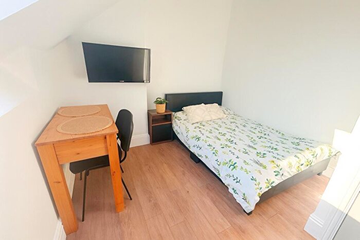 4 Bedroom House To Rent In Edmund Road, Sheffield, S2
