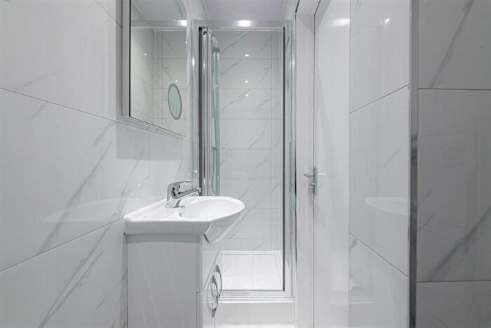 1 Bedroom House To Rent In West End Road, High Wycombe, HP11