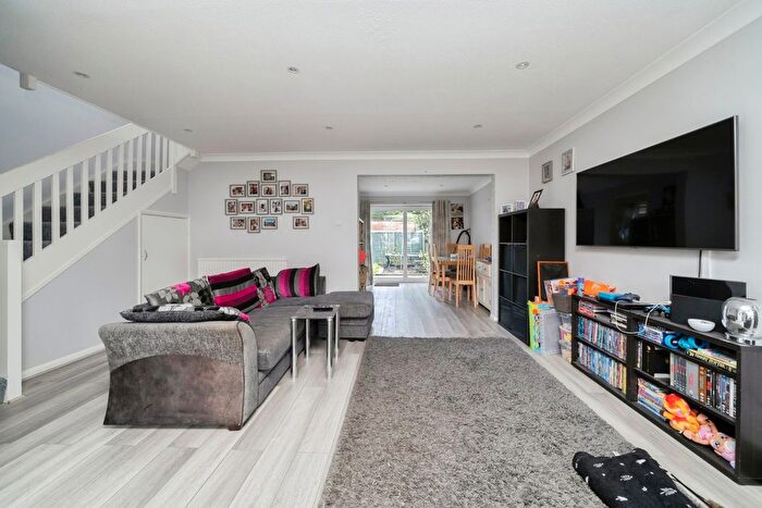 3 Bedroom Semi-Detached House For Sale In Lodge Close, Fetcham, Leatherhead, Surrey, KT22