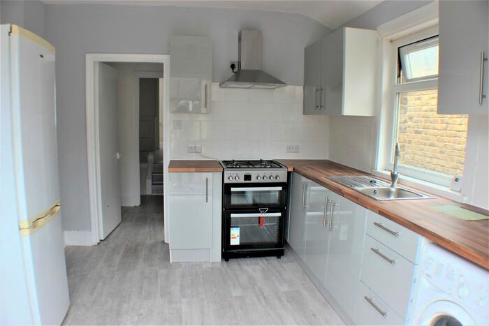 1 Bedroom Flat To Rent In Manor Lane, London, SE12