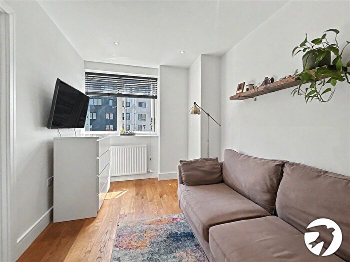 1 Bedroom Flat For Sale In Progressive Close, Sidcup, Kent, DA14