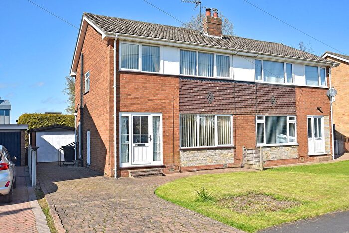 3 Bedroom Semi-Detached House For Sale In Larkfield Road, Harrogate, HG2