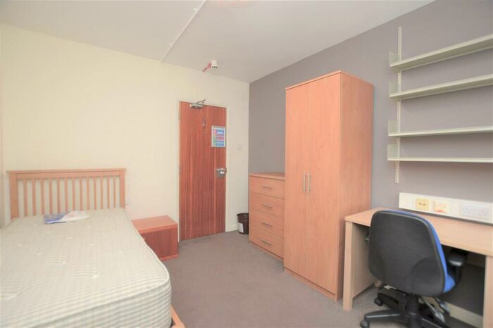 1 Bedroom Private Hall To Rent In Room Martindale Court, RG1